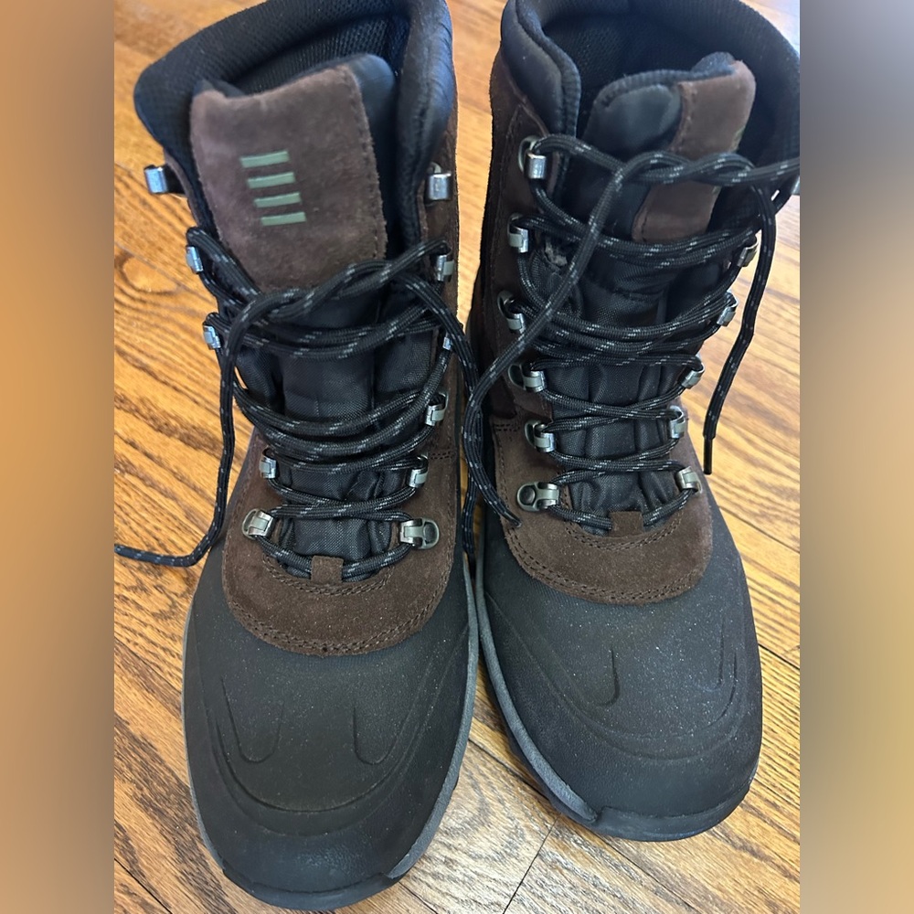Lands End Women’s boots size 9